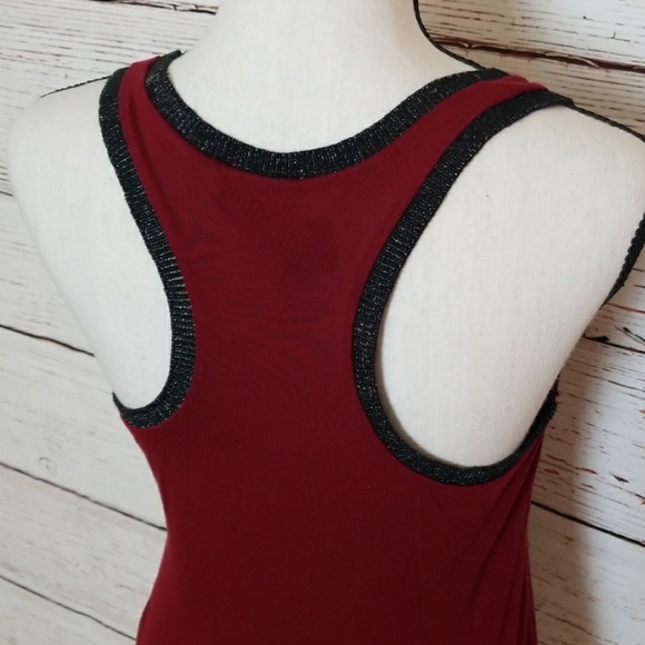 GUESS // burgundy ruffle tank sparkly detail - Picture 7 of 8